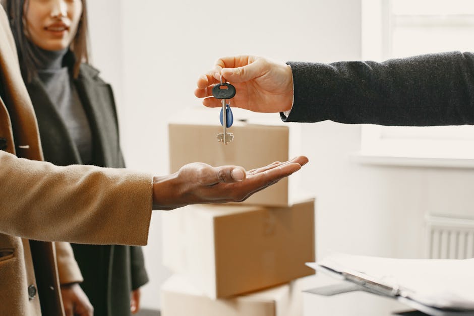 馬來西亞買房 — A new homeowner receives keys inside their new home, symboli