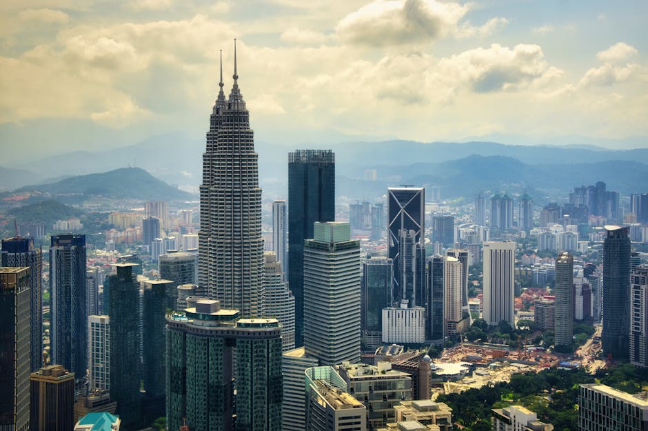 MM2H 2026 5 級 — A stunning aerial view of Kuala Lumpur's skyline highlightin